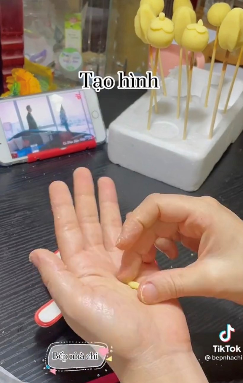 hoc-lam-banh-dau-xanh-trai-cay-an-vat-cho-be hoc-lam-banh-dau-xanh-trai-cay-an-vat-cho-be