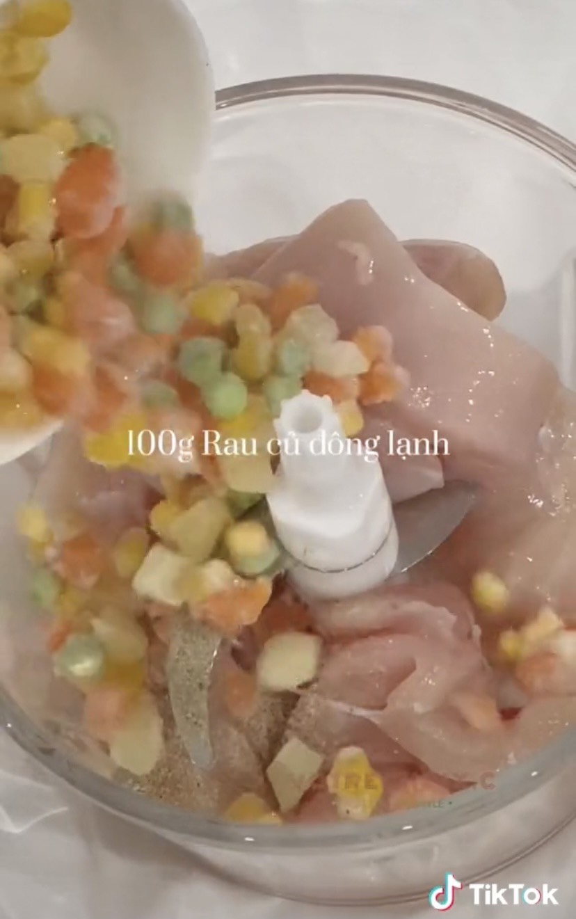 xuc-xich-rau-cu-cho-nguoi-an-kieng-giam-can-cuc-ki-de-tai-nha xuc-xich-rau-cu-cho-nguoi-an-kieng-giam-can-cuc-ki-de-tai-nha
